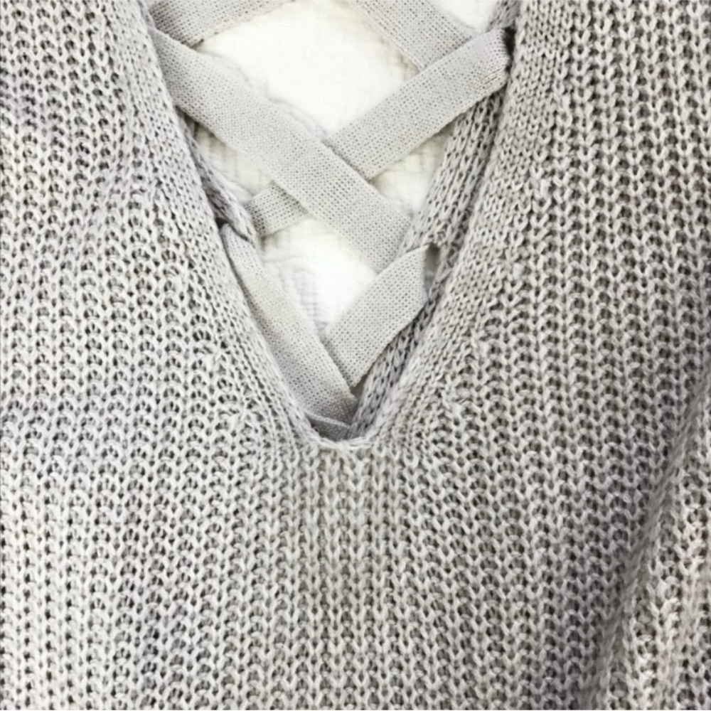 SO Braided Back Sweater V Neck Beige Knit Long Sleeves Size L - Picture 3 of 6